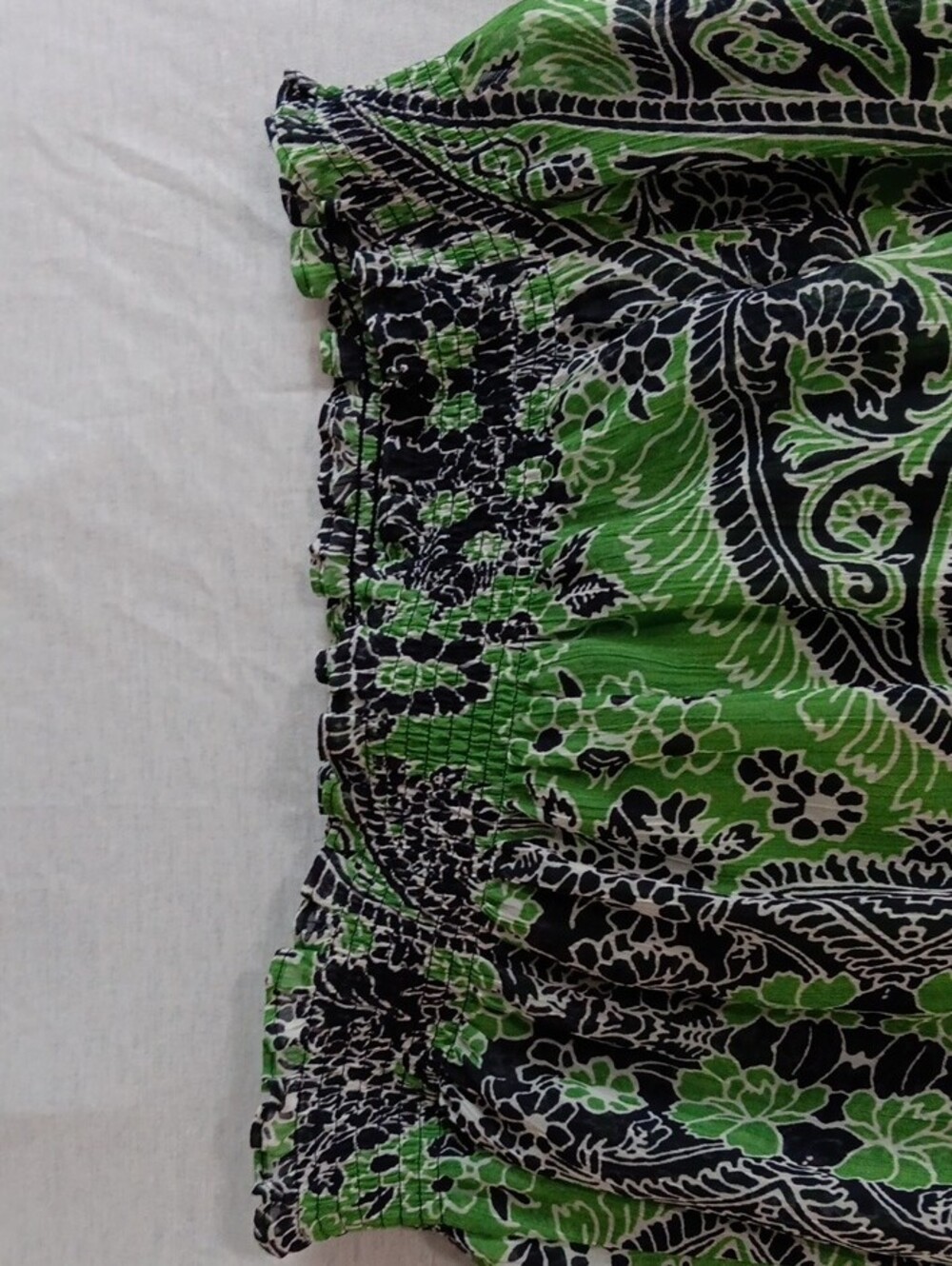 Liz Claiborne Green and Black Paisley Blouse - Picture 8 of 16